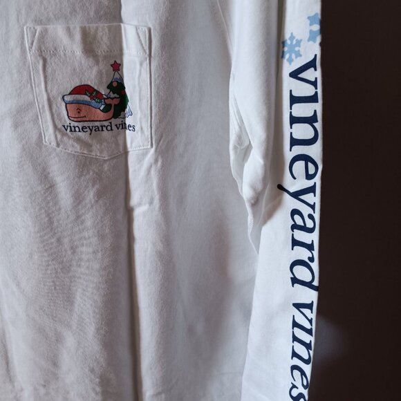 (BOUTIQUE) New Vineyard Vines Christmas Shirt, size S - Picture 5 of 6